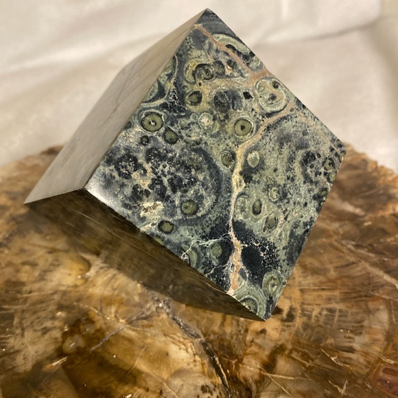 Other - ✨🐊 Unique Kambaba (Crocodile) Jasper Cube – Stands on One Corner! 🐊✨